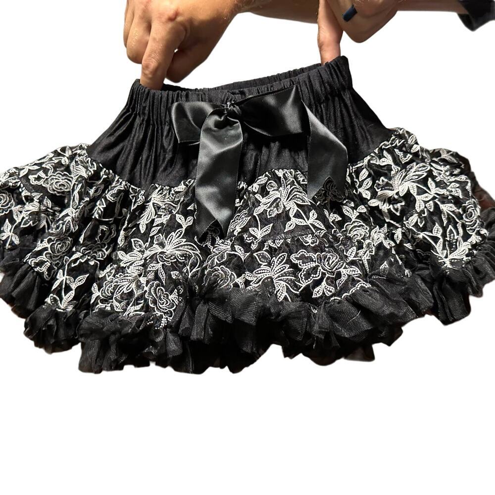 2CuteBowtique Black White Floral Print Sequin Pettiskirt Baby Tutu Dance 6-12M